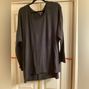 Banana Republic Black Crew Neck long sleeve dressy tshirt